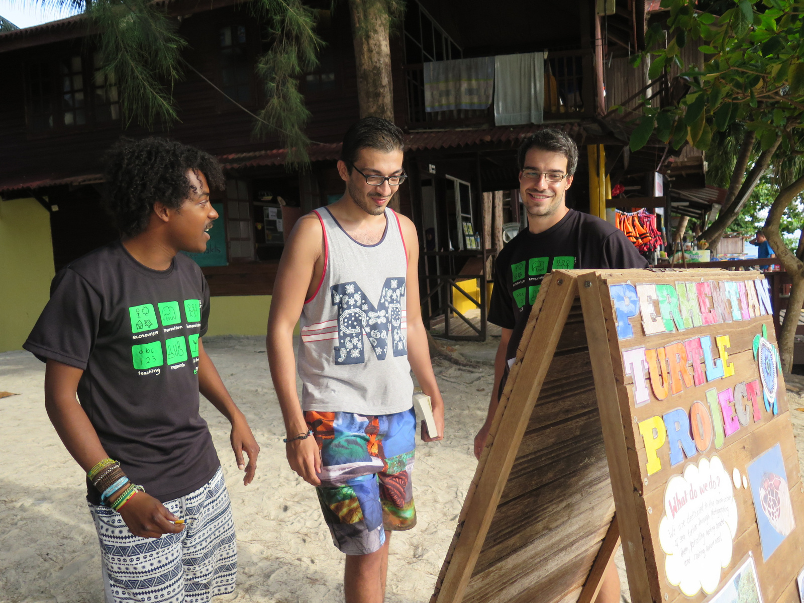 Awareness campaign to promote citizen science photo ID at Perhentian Islands